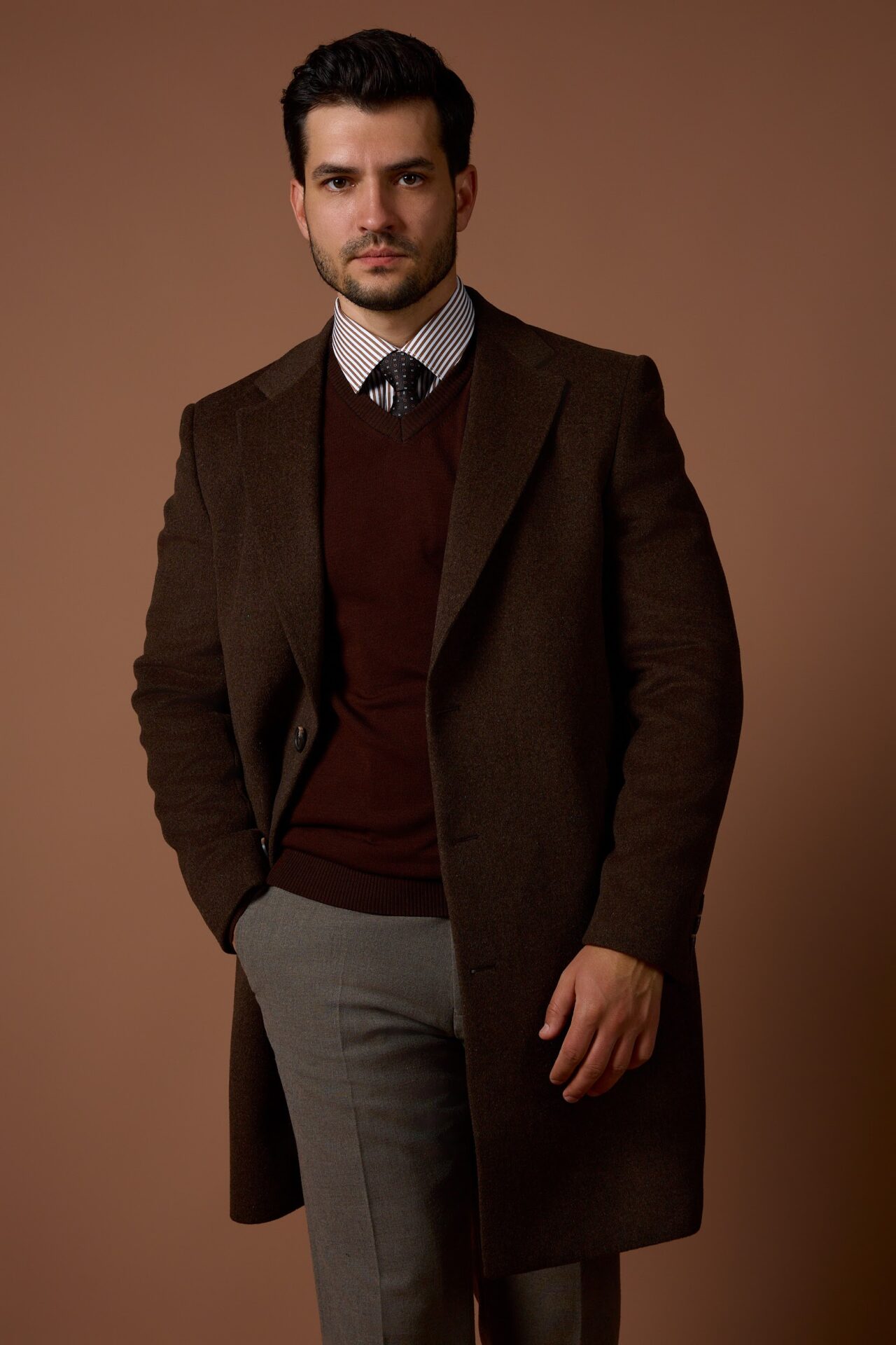 Men’s casual brown checkered jacket